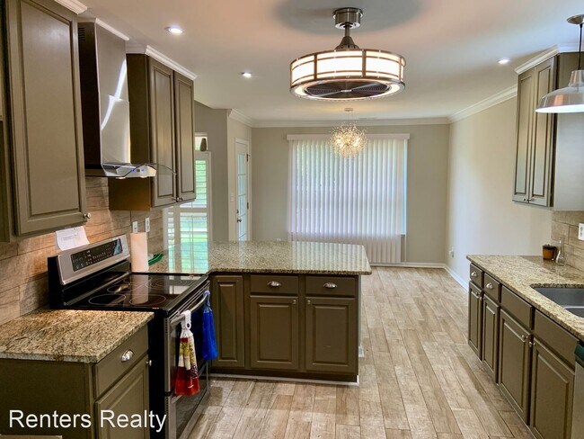Building Photo - 3 br, 2 bath House - 226 Silver Breeze Ct.