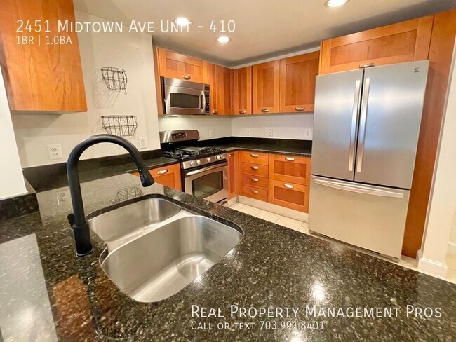 Foto del edificio - 2451 Midtown Ave