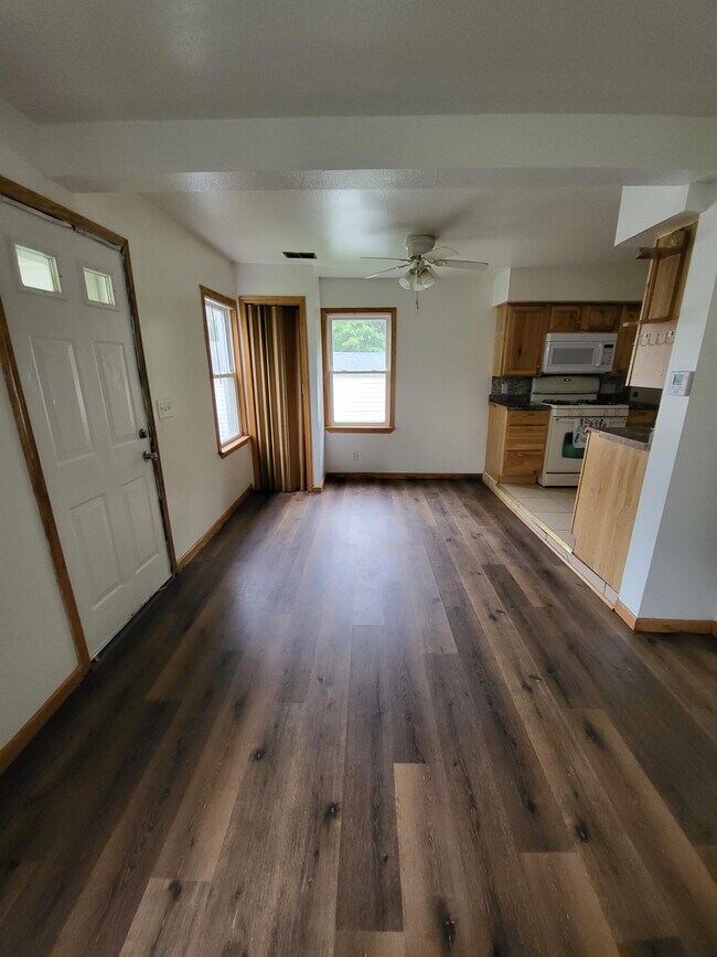 Foto del edificio - 855 Detroit Ave