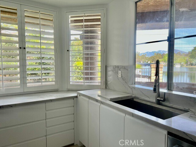 Foto del edificio - 22820 Sailwind Way