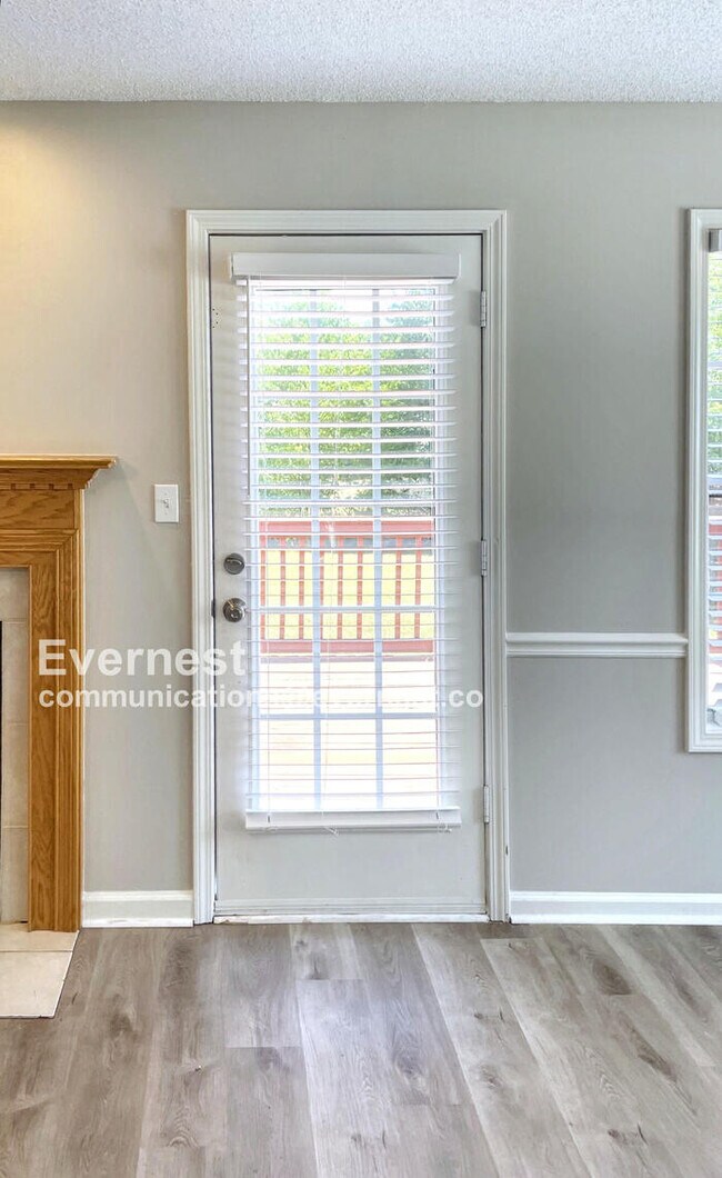 Foto del edificio - 3397 Bradfield Dr
