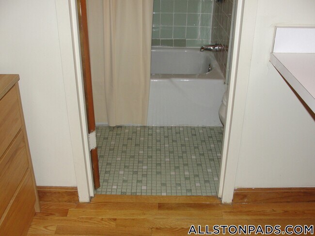 Foto del edificio - 1110 Commonwealth Ave