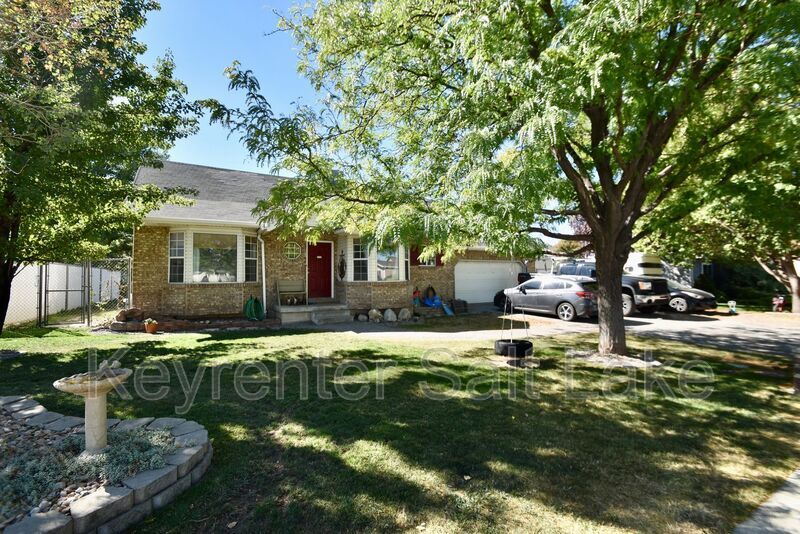 Foto principal - 1227 W 1835 N