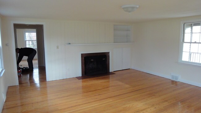 Living room - 743 Cottage Grove Rd