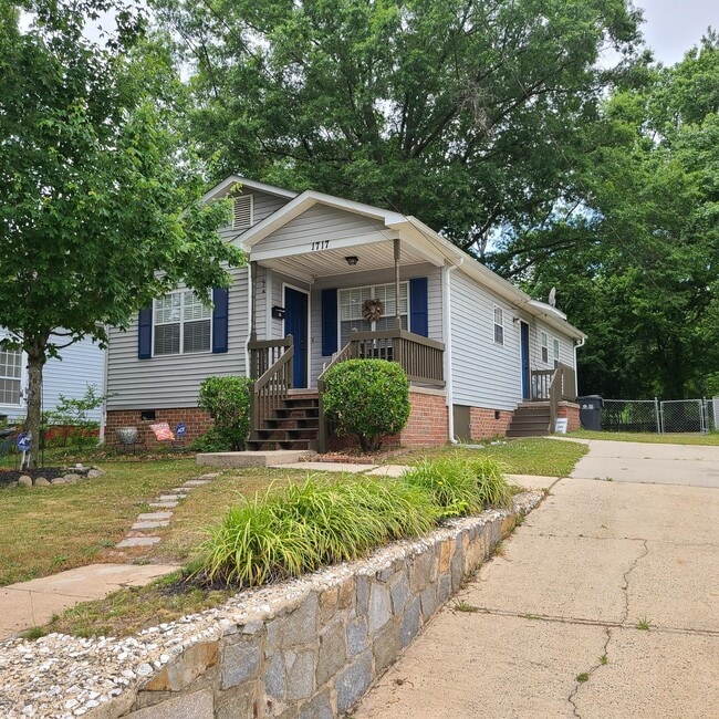 Photo - 1717 Pegram St House
