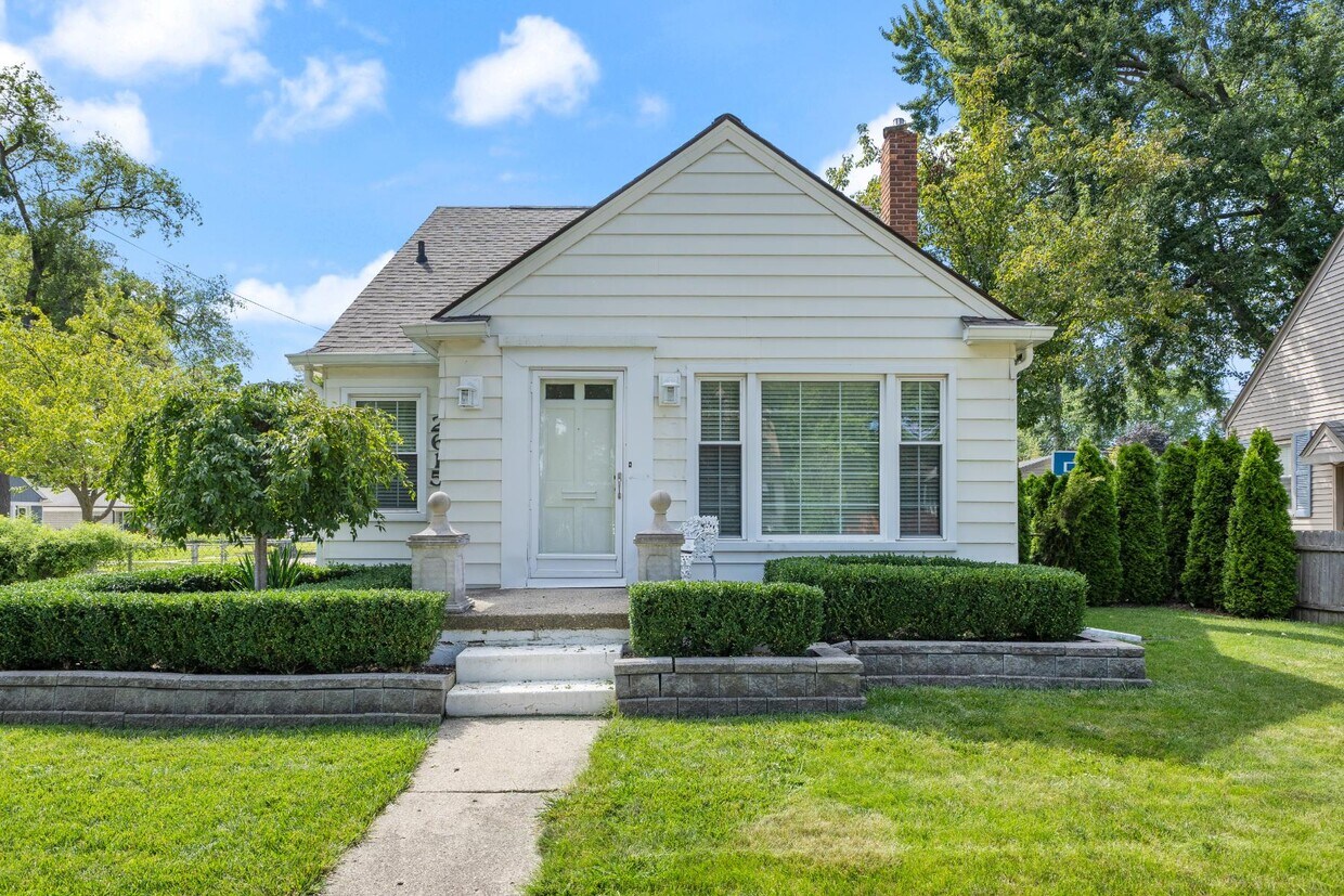 Primary Photo - 2615 Kenmore Rd
