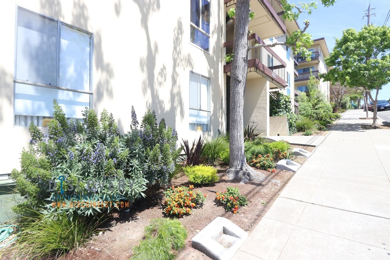Primary Photo - Two Bedroom Grand Lake Penthouse