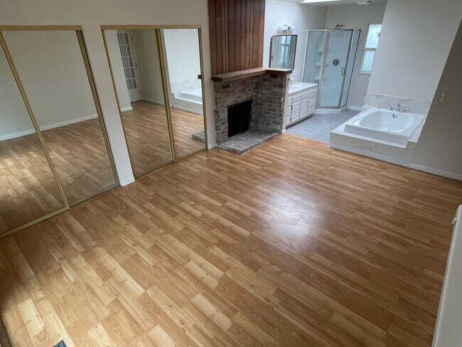Foto del edificio - $4390 -- BEAUTIFUL 3BED HOME IN MISSION VA...