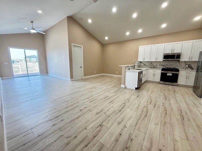 Building Photo - 3107 W Laux Dr