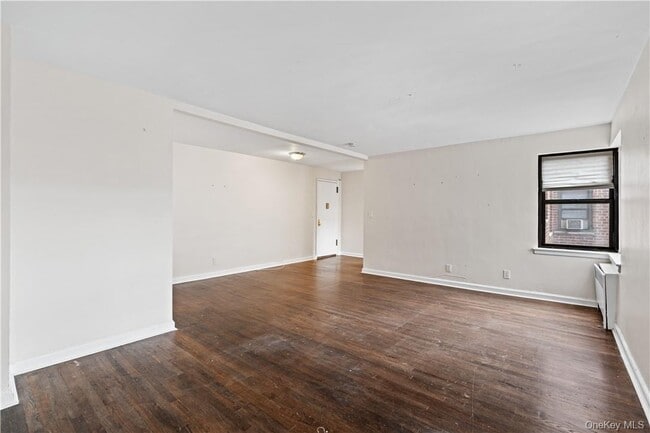 Building Photo - 33 William St