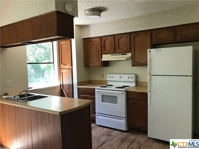 Building Photo - 501 Whitetail Dr