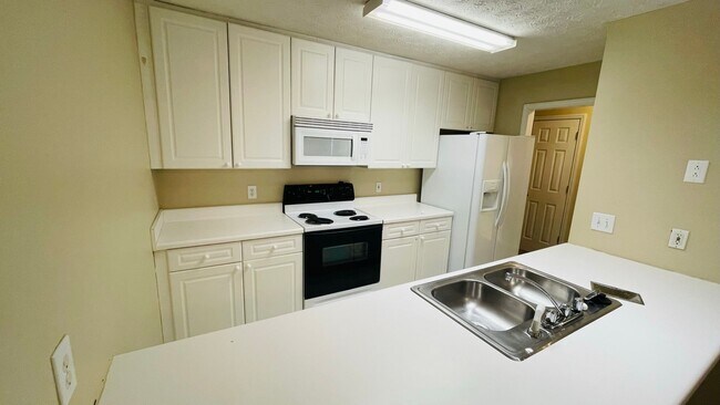 Building Photo - 2428 E University Dr