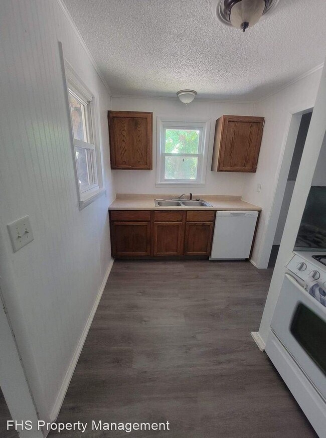 Building Photo - 3 br, 1 bath House - 3130 W Nichols St