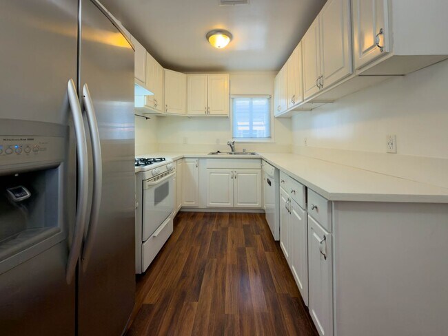 Foto del edificio - 4114 W Victory Blvd