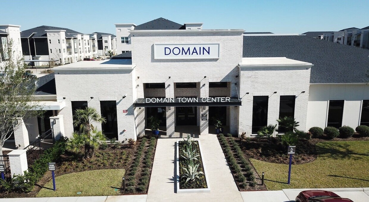 Foto principal - 7100 Uvalde Rd