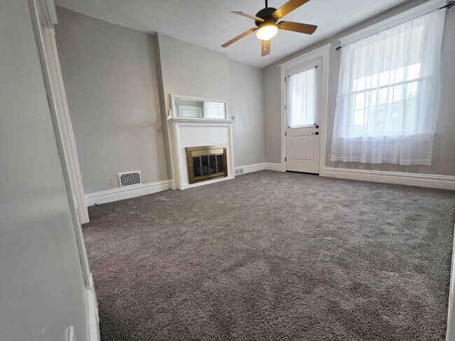 Foto del edificio - Killer view! 2 bed 1 bath Mt Washington! AVAILABLE 6/1