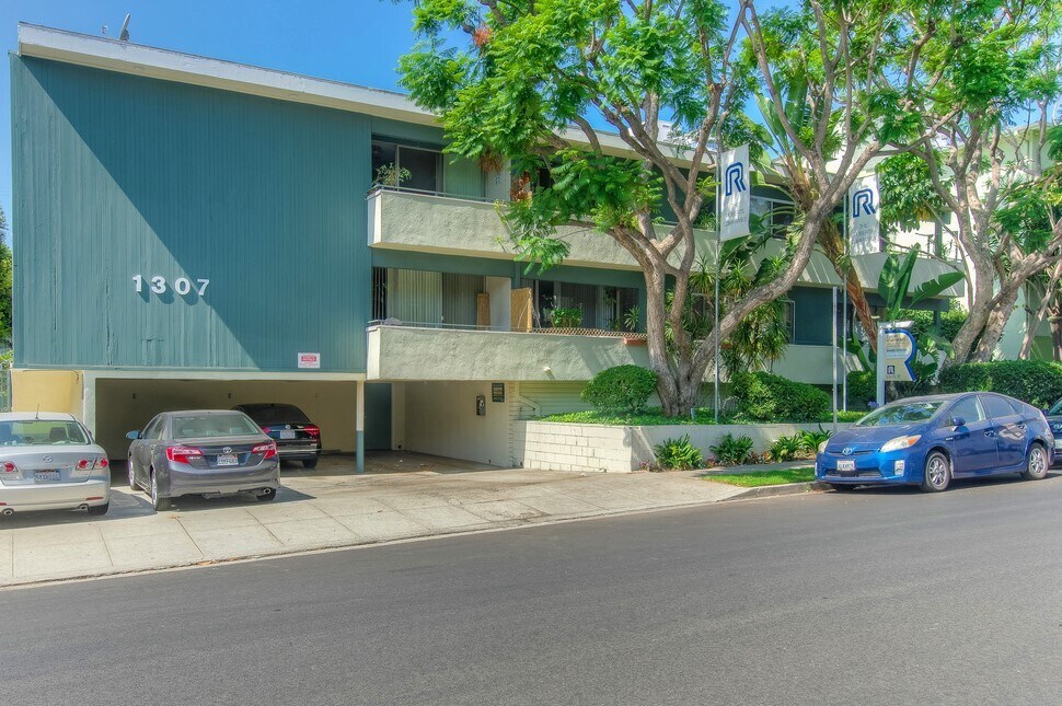Street View - 1307 Barry Ave