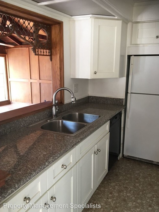 Building Photo - 3 br, 2 bath House - 1280 Black Canyon