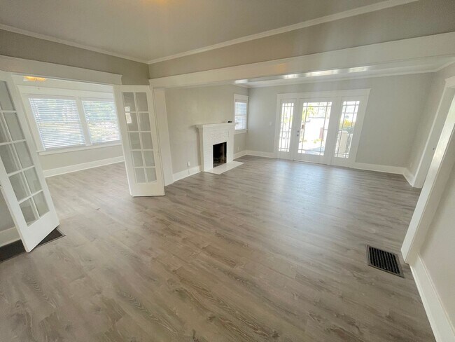 Foto del edificio - Newly Remodeled North Park Craftsman