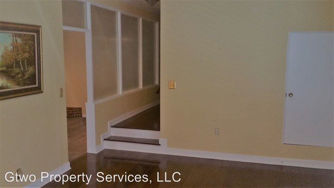 Building Photo - 2022 E Indianhead Dr