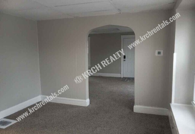 Foto del edificio - 3-Bedroom Home wth Attic and Basement