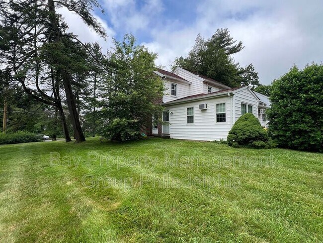 Photo - 1037 Montgomery Ave House