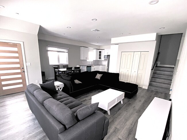 Foto del edificio - 1171 W 37th Pl