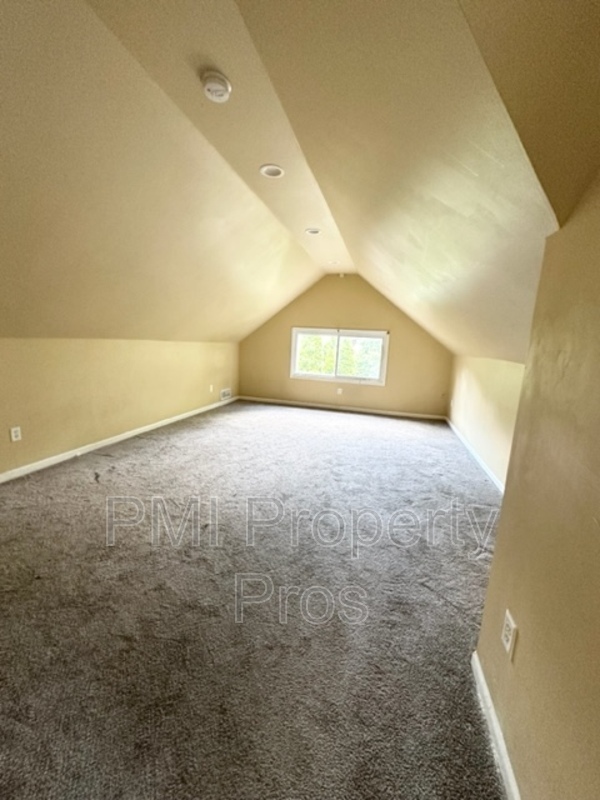 Building Photo - 4531 N 40th St