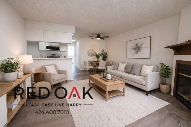 Foto del edificio - 10346 Commerce Ave