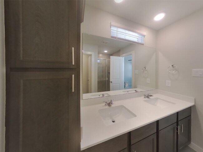 Foto del edificio - 9835 Willow Creek Commerce Dr