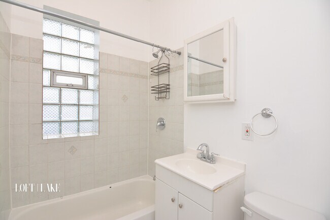 Building Photo - 3928 N Mozart St