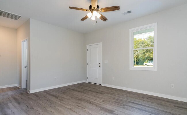 Fotografía del edificio - 9105 Beach Dr SW