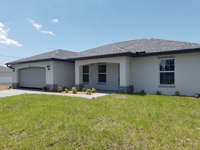 4 Bedrooms 2 Baths Single-Family Home in C... - 4 Bedrooms 2 Baths Single-Family Home in C...