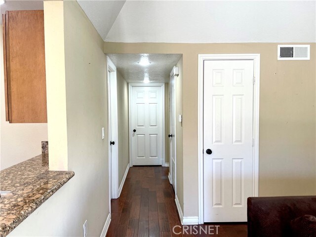 Building Photo - 2860 Instone Ct