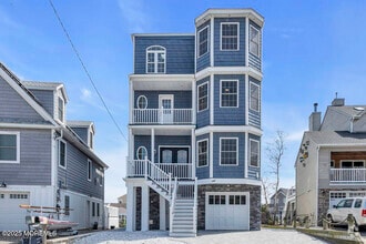 Building Photo - 141 Vanard Dr
