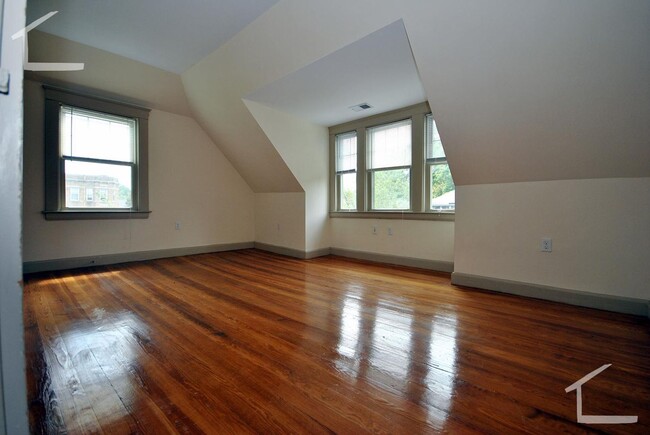 Foto del edificio - Awesome 6 Bed - 3 Bath Allston Apartment