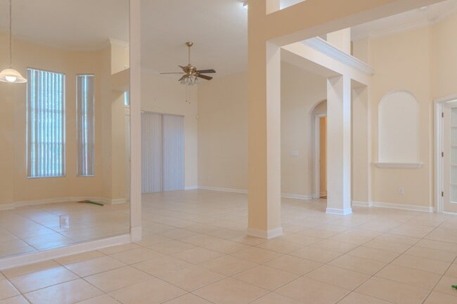Foto del edificio - Spacious 5BR Home in Falcon Trace | 3-Car Garage | Screened Patio | Resort-Style Amenities Rent: ...