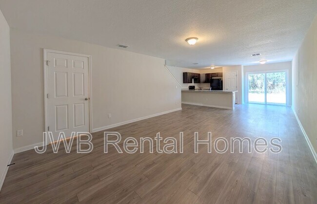 Foto del edificio - 4407 Melissa Ct W