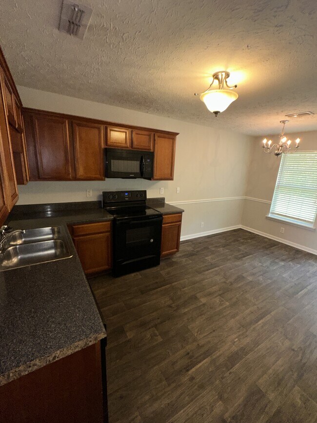 Foto del edificio - 8852 Dover Glen Dr