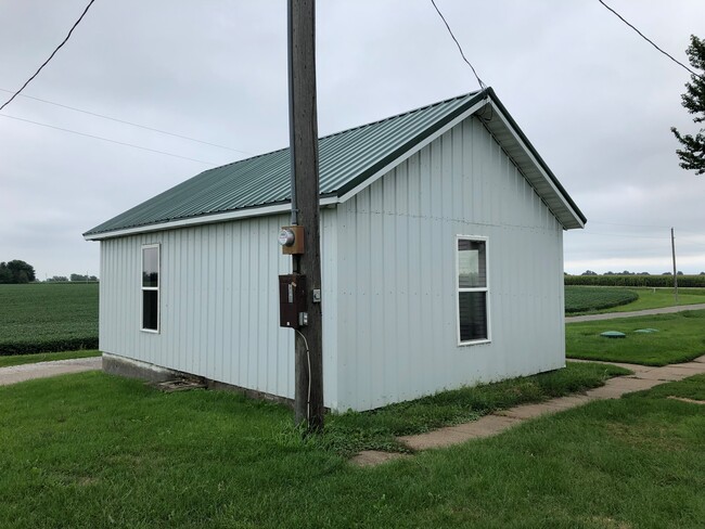 She Shed/Man Cave Storage - 14781 Airport Rd