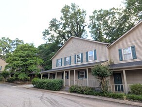 Building Photo - 135 Dennis Dr