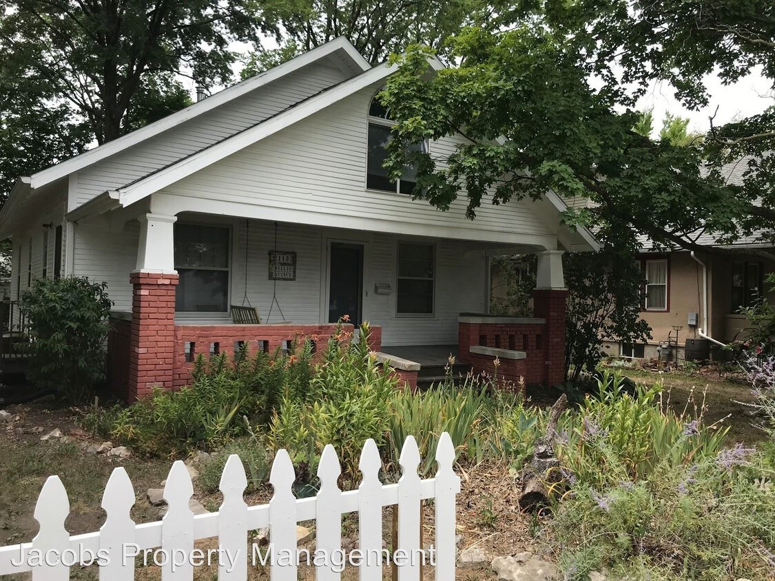 Primary Photo - 2 Willis Ave