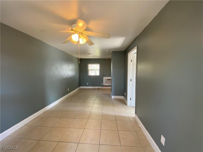 Foto del edificio - 40 Willis Rd