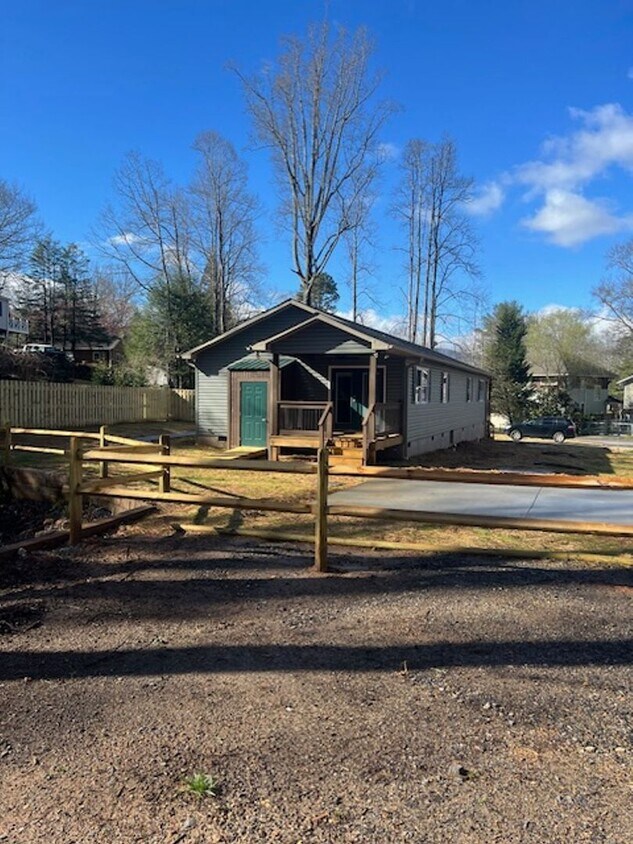 Foto principal - Black Mountain Rental-Fabulous Location!