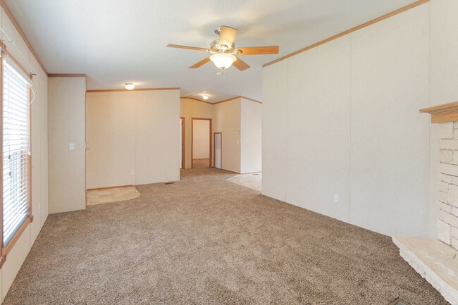 Building Photo - 202 Wild Flower Dr