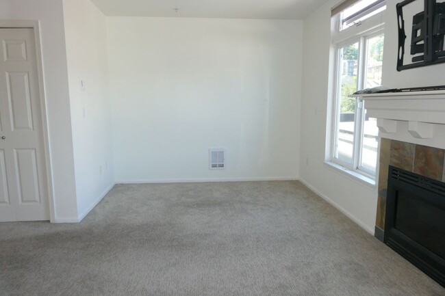 Building Photo - Newer 1 Bedroom in Great Lower Queen Anne ...