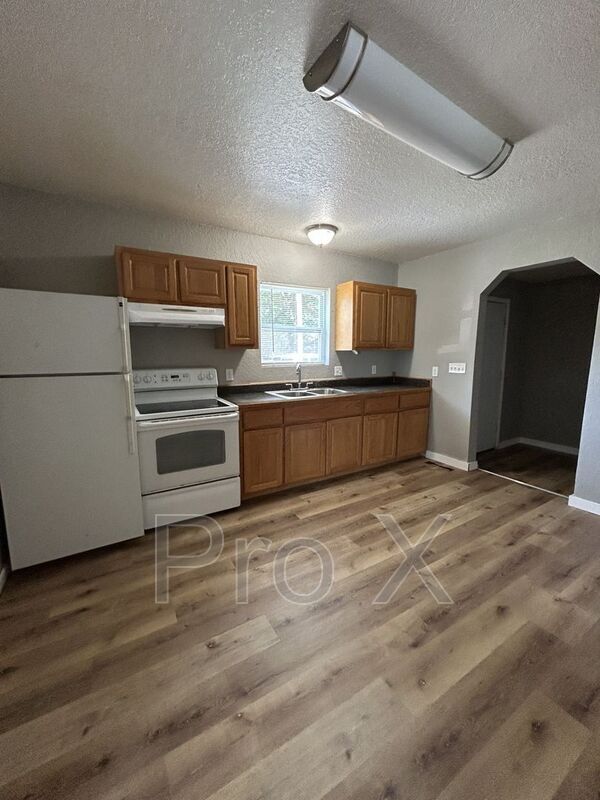 Building Photo - 205 E Kansas St