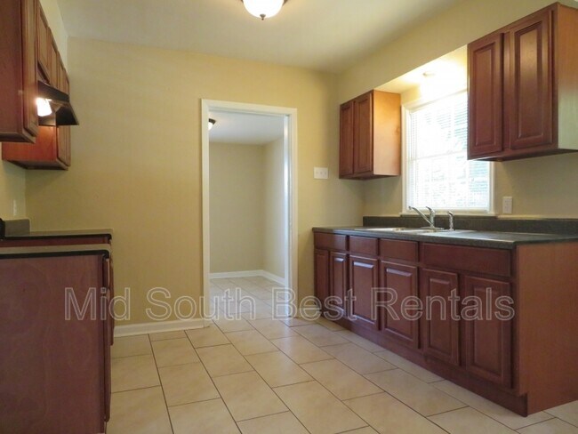 Foto del edificio - 2676 James Rd