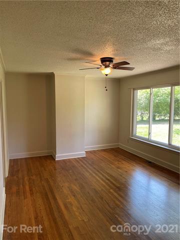 Foto del edificio - 5435 Lantana Ave