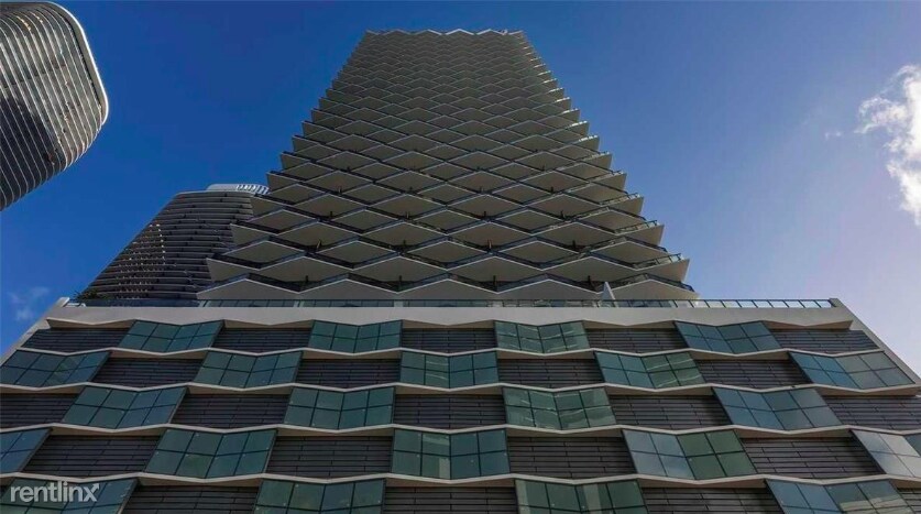 Foto principal - 1 br, 1 bath Apartment - 90 SW 8th St